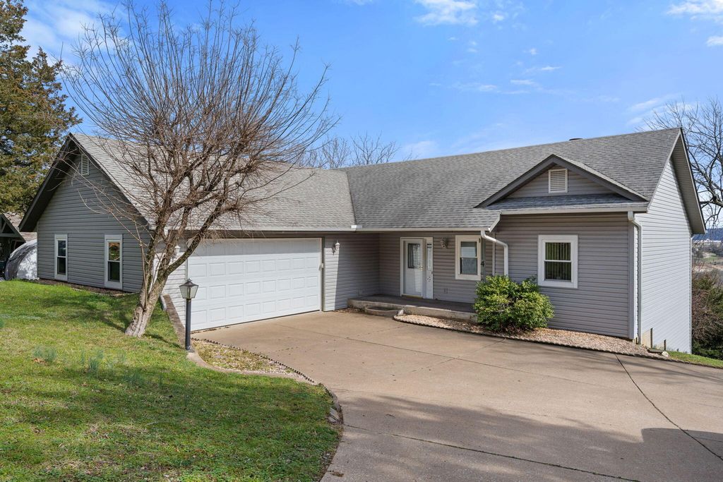 4 N Wilderness Trail, Kimberling City, MO 65686