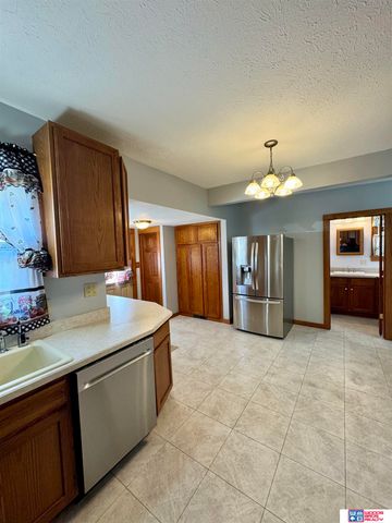 130 N Nebraska Avenue, York, NE 68467