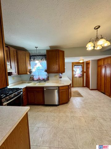 130 N Nebraska Avenue, York, NE 68467