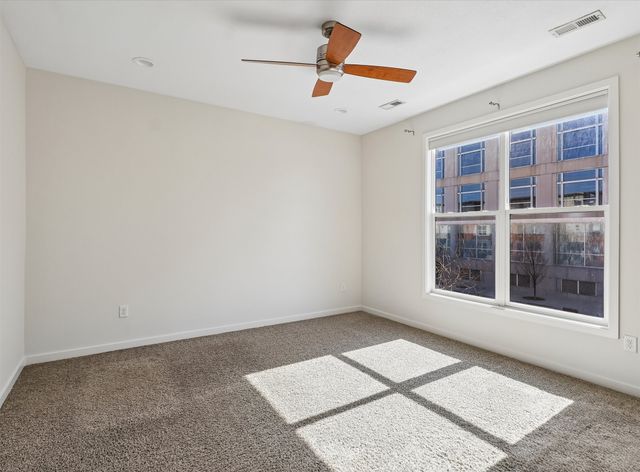 1633 Grand Avenue, Des Moines, IA 50309