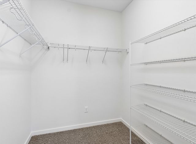 1633 Grand Avenue, Des Moines, IA 50309