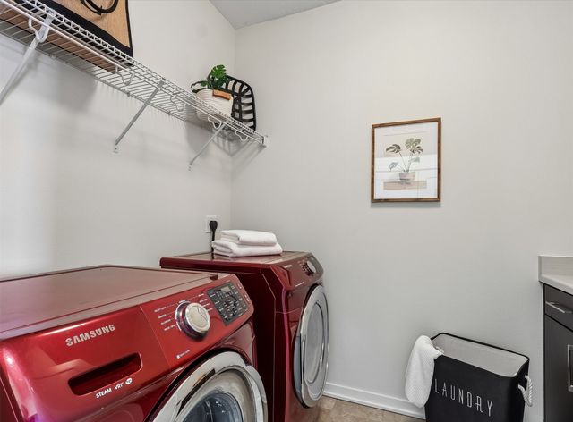 1633 Grand Avenue, Des Moines, IA 50309