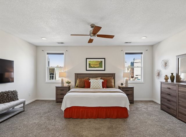 1633 Grand Avenue, Des Moines, IA 50309