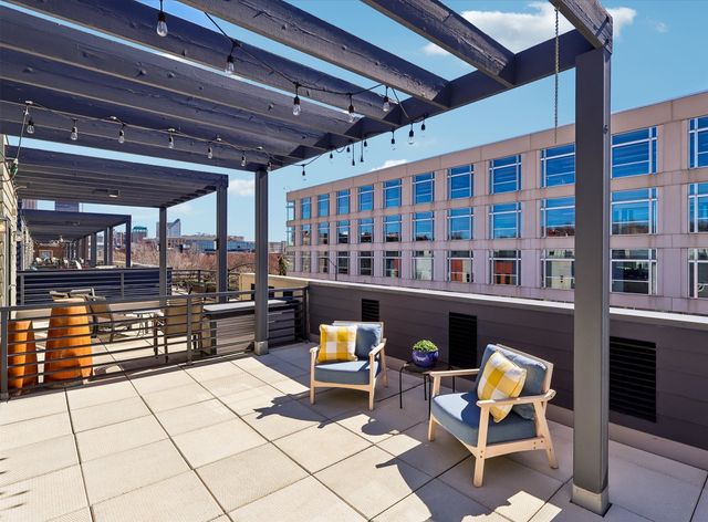 1633 Grand Avenue, Des Moines, IA 50309