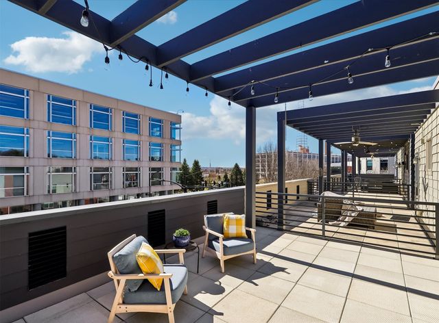 1633 Grand Avenue, Des Moines, IA 50309