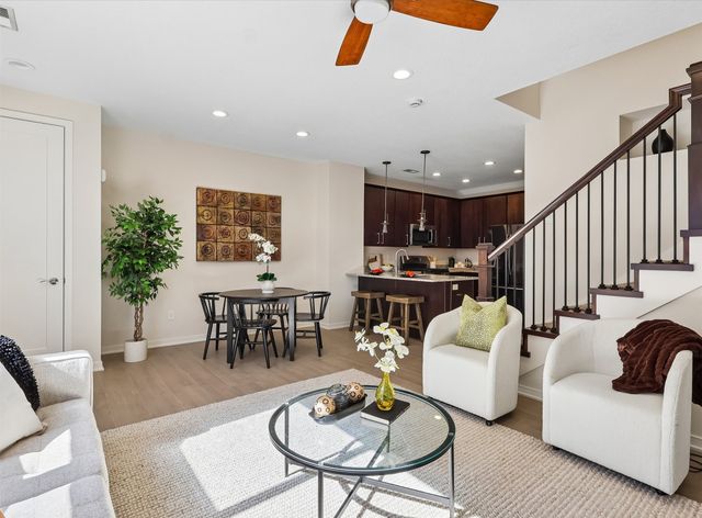 1633 Grand Avenue, Des Moines, IA 50309