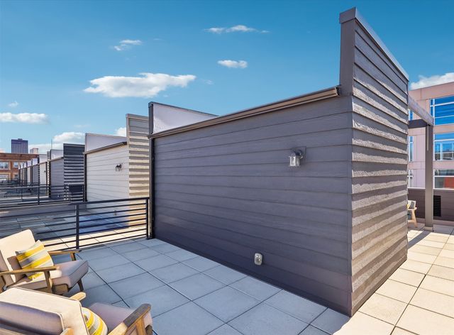 1633 Grand Avenue, Des Moines, IA 50309