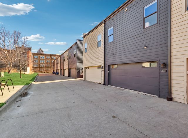 1633 Grand Avenue, Des Moines, IA 50309