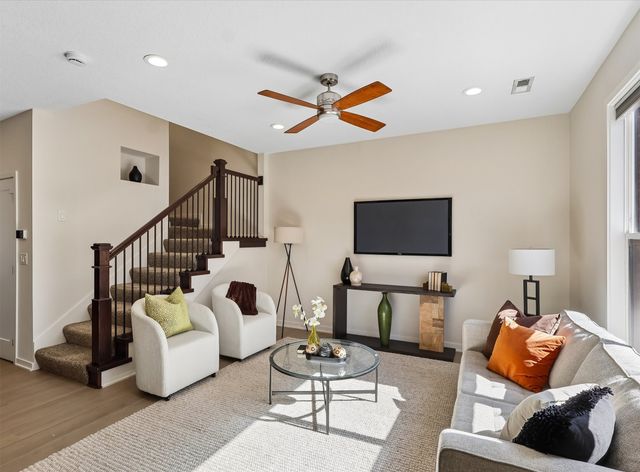 1633 Grand Avenue, Des Moines, IA 50309