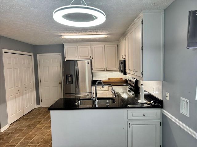 3285 Rockwalk Terrace, Loganville, GA 30052