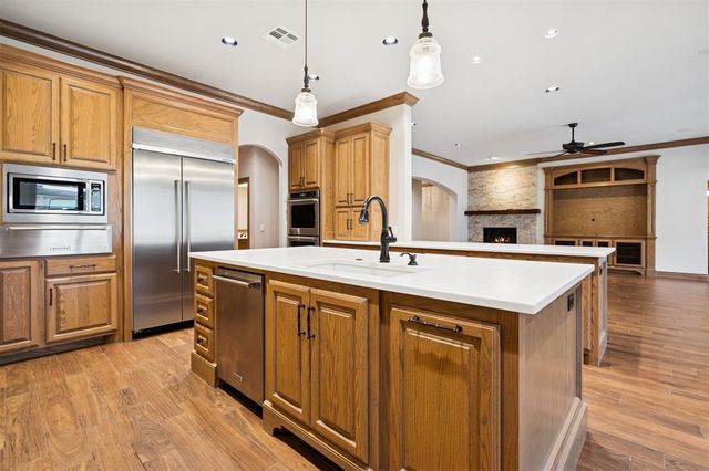 2908 Fountain Creek Drive, Edmond, OK 73034