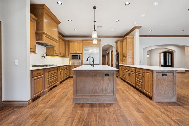 2908 Fountain Creek Drive, Edmond, OK 73034