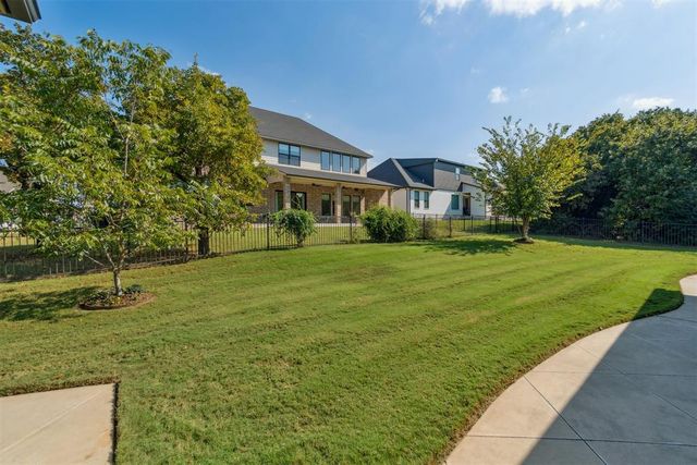 2908 Fountain Creek Drive, Edmond, OK 73034