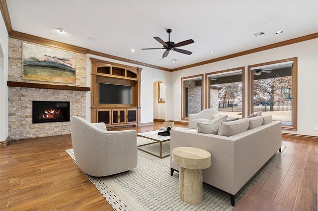 2908 Fountain Creek Drive, Edmond, OK 73034