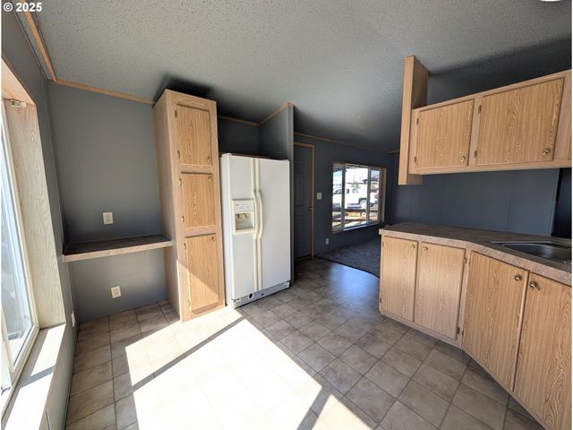 3300 PACIFIC Loop, Coos Bay, OR 97420