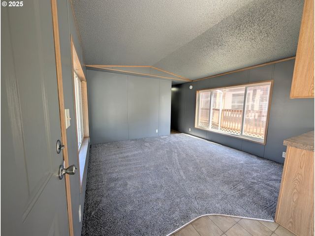 3300 PACIFIC Loop, Coos Bay, OR 97420