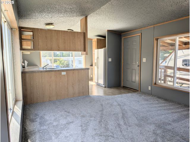 3300 PACIFIC Loop, Coos Bay, OR 97420