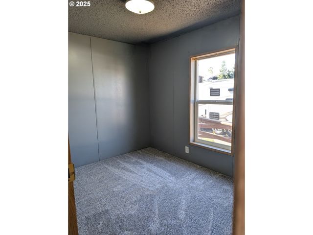 3300 PACIFIC Loop, Coos Bay, OR 97420