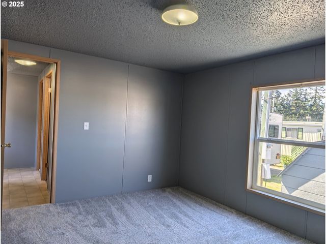 3300 PACIFIC Loop, Coos Bay, OR 97420