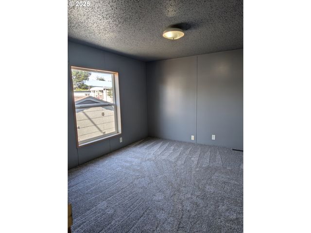 3300 PACIFIC Loop, Coos Bay, OR 97420