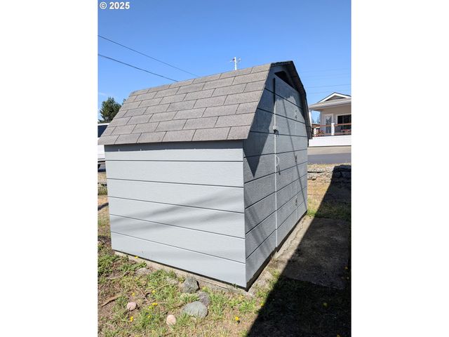 3300 PACIFIC Loop, Coos Bay, OR 97420