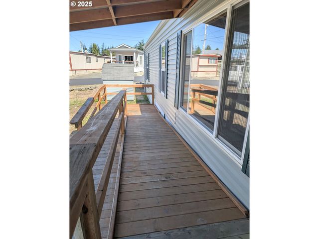 3300 PACIFIC Loop, Coos Bay, OR 97420