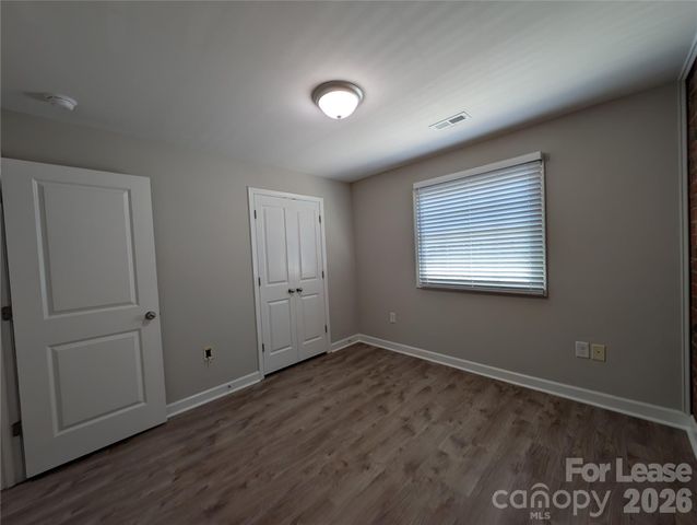1215 Green Oaks Lane F, Charlotte, NC 28205
