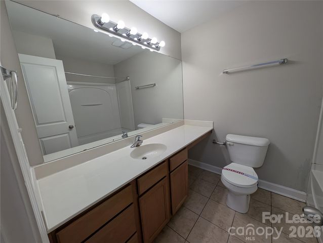 1215 Green Oaks Lane F, Charlotte, NC 28205