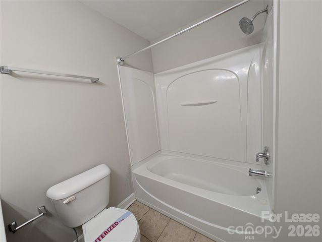 1215 Green Oaks Lane F, Charlotte, NC 28205