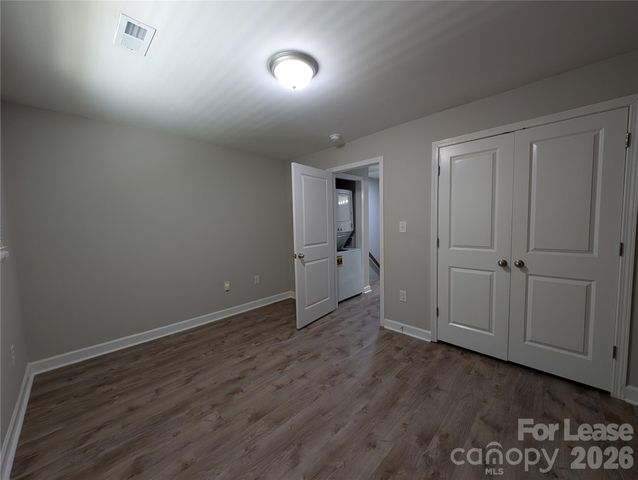 1215 Green Oaks Lane F, Charlotte, NC 28205
