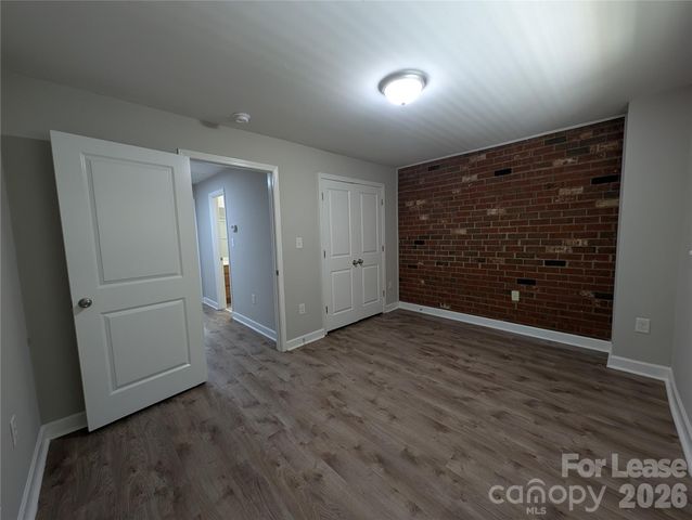 1215 Green Oaks Lane F, Charlotte, NC 28205