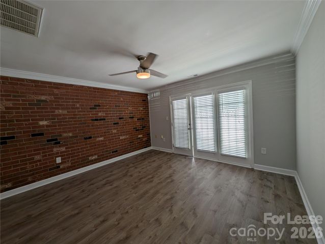 1215 Green Oaks Lane F, Charlotte, NC 28205