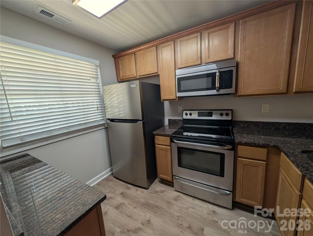 1215 Green Oaks Lane F, Charlotte, NC 28205