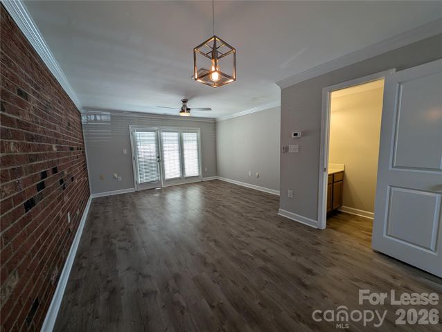 1215 Green Oaks Lane F, Charlotte, NC 28205