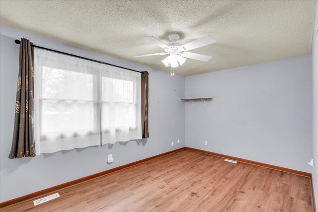 1908 BARBERRY Circle, Champaign, IL 61821