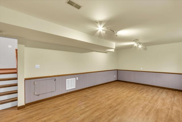 1908 BARBERRY Circle, Champaign, IL 61821