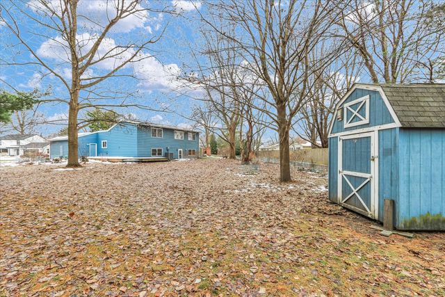 1908 BARBERRY Circle, Champaign, IL 61821