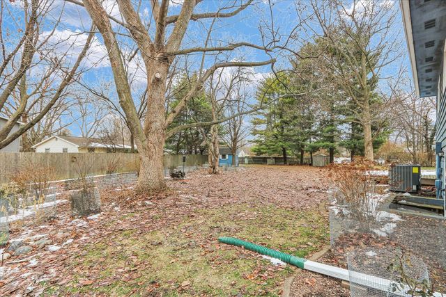 1908 BARBERRY Circle, Champaign, IL 61821