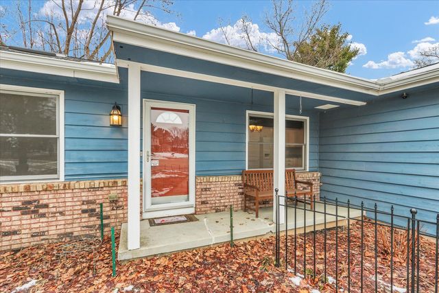 1908 BARBERRY Circle, Champaign, IL 61821