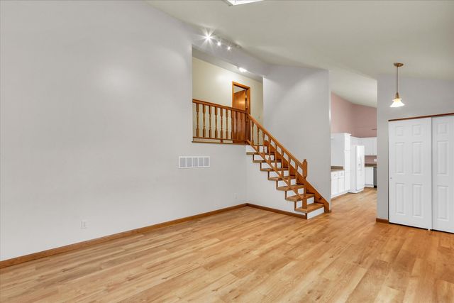 1908 BARBERRY Circle, Champaign, IL 61821