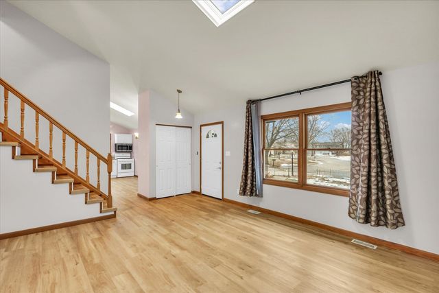 1908 BARBERRY Circle, Champaign, IL 61821