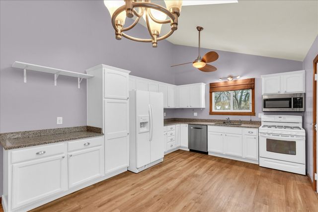 1908 BARBERRY Circle, Champaign, IL 61821