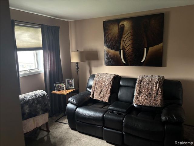 19812 Great Oaks Circle 371, Clinton Township, MI 48036