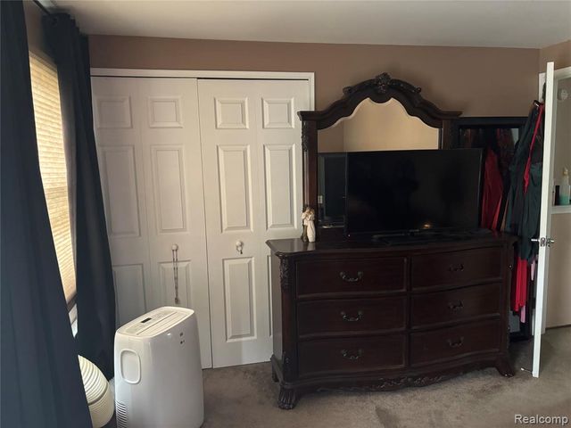 19812 Great Oaks Circle 371, Clinton Township, MI 48036