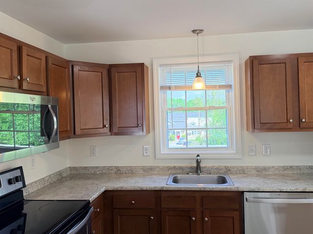 4B Red Oak Way, Boscawen, NH 03303