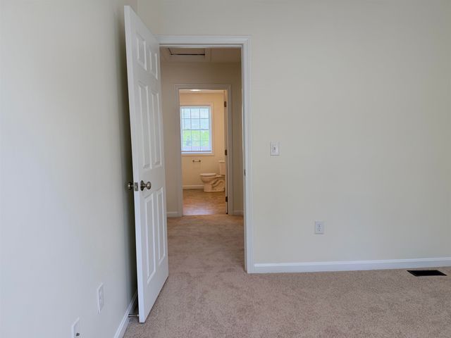 4B Red Oak Way, Boscawen, NH 03303