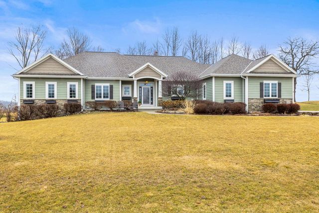 3842 Timber Stone WAY, Hubertus, WI 53033