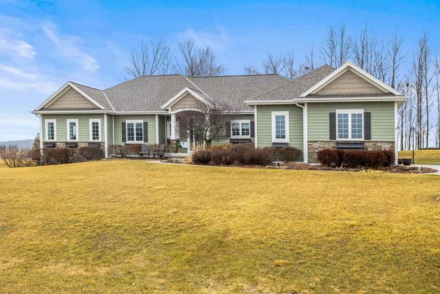 3842 Timber Stone WAY, Hubertus, WI 53033