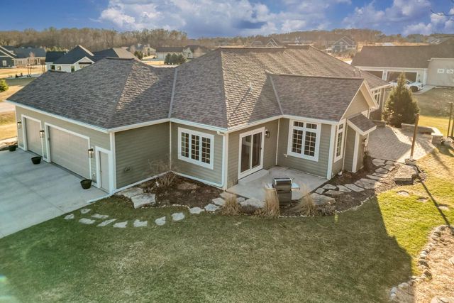 3842 Timber Stone WAY, Hubertus, WI 53033
