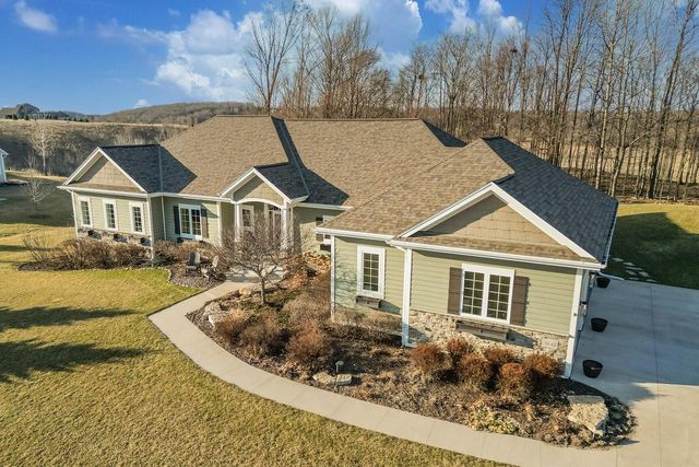 3842 Timber Stone WAY, Hubertus, WI 53033